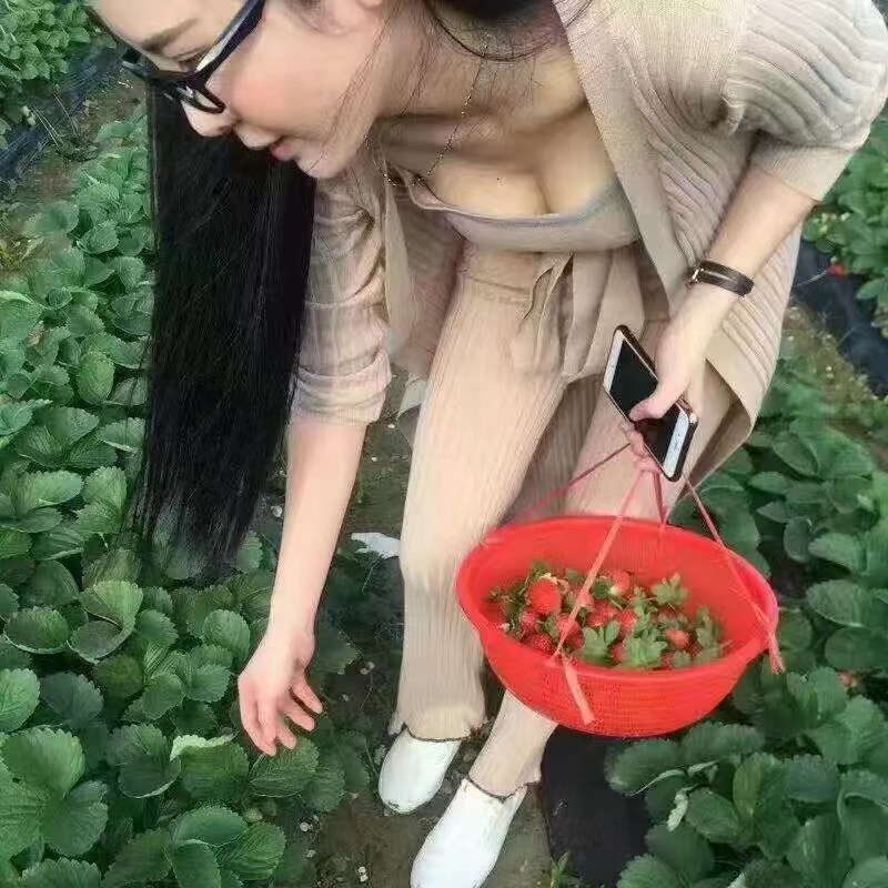 深圳一女子住酒店三天沒開窗，退房發現窗外是衛生間